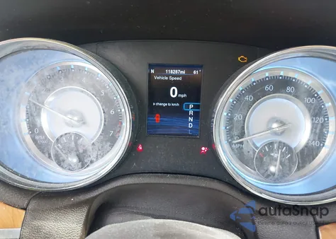 2014 Chrysler 300C Awd z USA, uszkodzony, nr VIN 2C3CCAKG0EH166787